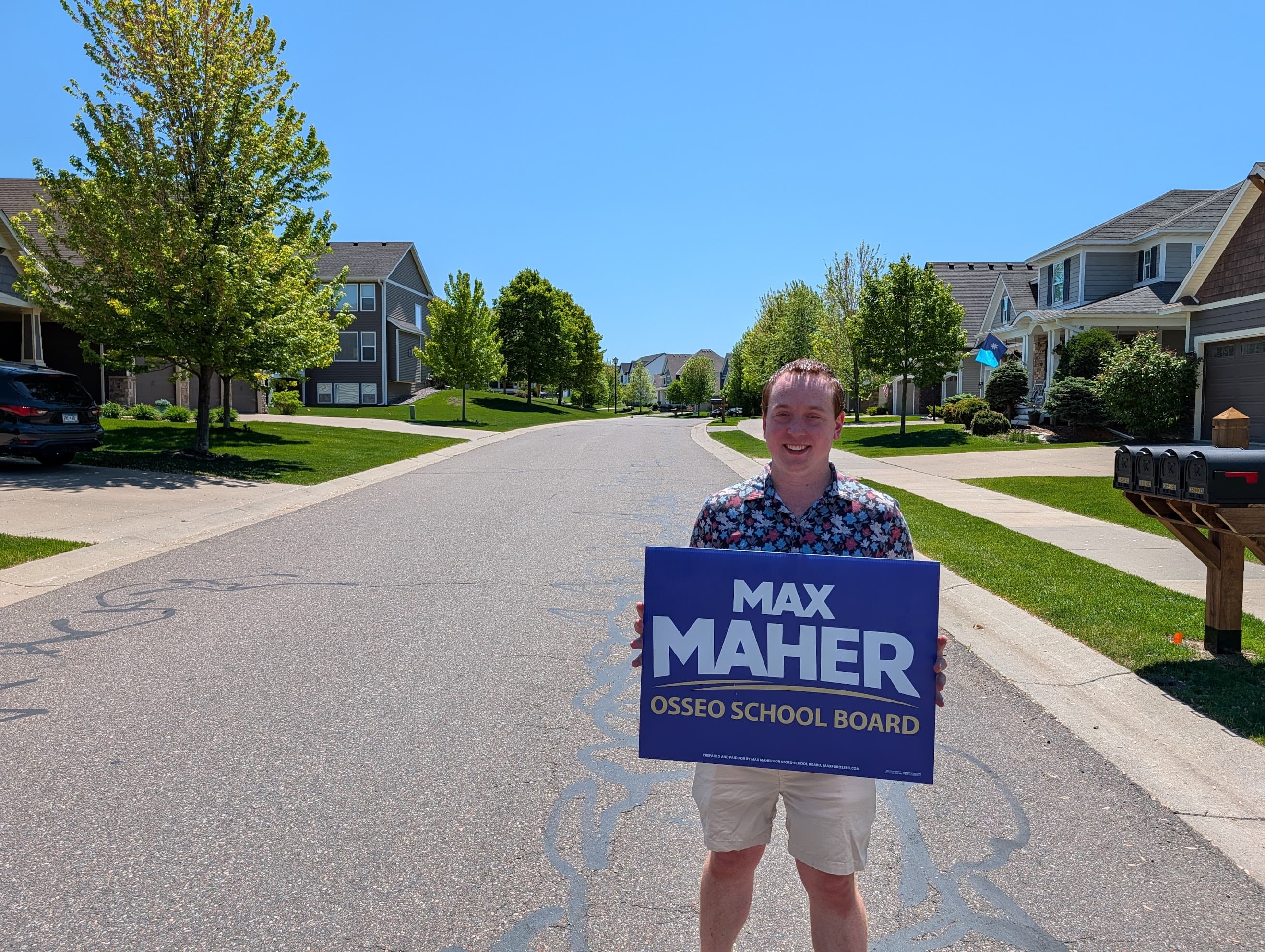 Letreros de campaña de Max Maher para el Consejo Escolar de Osseo